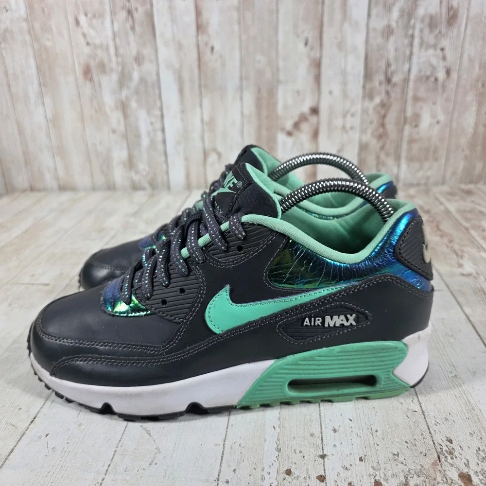 Nike Air Max 90 Black Mint Green Iridescent Oil Slick  859633-001 7Y/8.5W